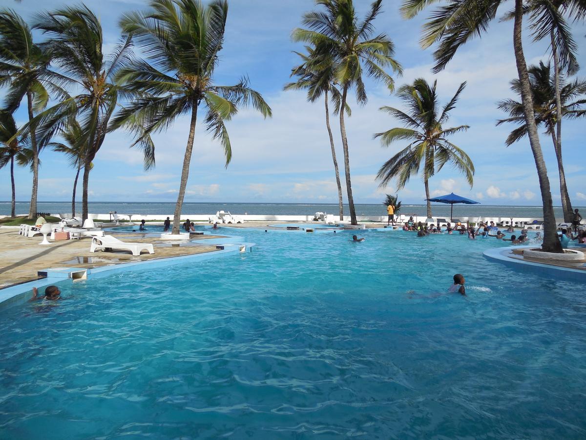 Sun N Sand Beach Resort Mombasa Exterior photo
